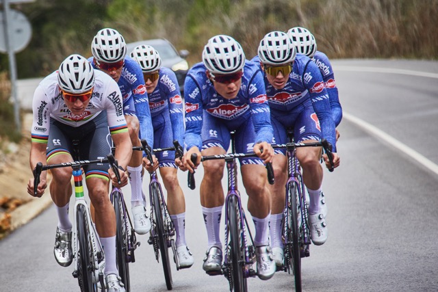 Alpecin Deceuninck op stage